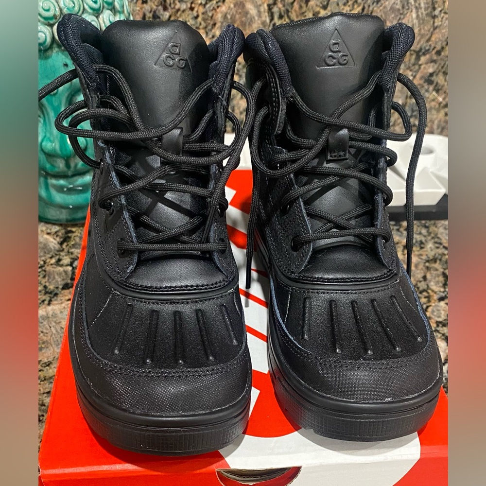 Boys Nike boots